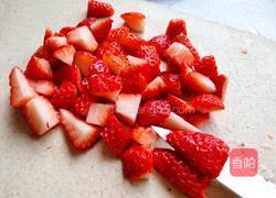 水果创意菜+草莓炒酸奶的做法图解4