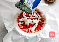 水果创意菜+草莓炒酸奶的做法图解7