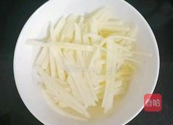 莴笋苹果软饼 (宝宝辅食)的做法图解3