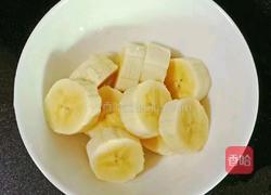 蓝莓香蕉奶昔的做法图解2