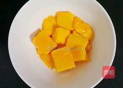 芒果香蕉奶昔的做法图解2