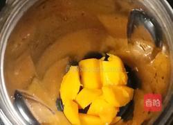芒果香蕉奶昔的做法图解3
