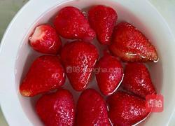 果粒草莓奶昔的做法图解2