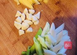 家菜泡椒鲫鱼的做法图解6