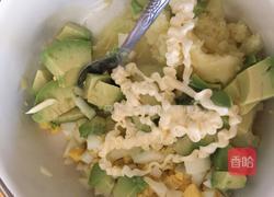 牛油果鸡蛋沙拉的做法图解4