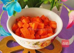 胡萝卜炒豌豆的做法图解2