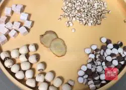 Illustration of how to make the fig and four gods soup 1