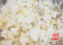 雪梨银耳露的做法图解2