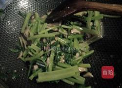 西芹炒香菇的做法图解7