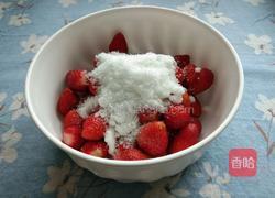 自制草莓果酱的做法图解1