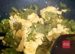 苦瓜炒鸡蛋的做法图解8