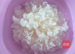 山楂罐头拌银耳的做法图解3