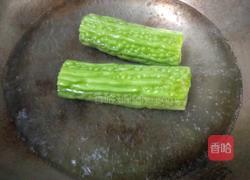 苦瓜酿香蕉的做法图解3
