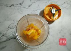 芒果奶昔的做法图解3
