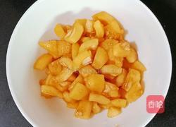 银耳枇杷羹 (宝宝辅食)的做法图解3