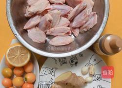 金桔蜜汁鸡翅的做法图解1