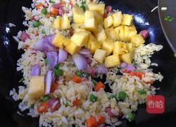 芝士菠萝炒饭的做法图解9