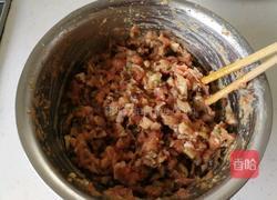 香菇肉馅大馄饨的做法图解1