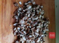 香菇肉馅大馄饨的做法图解2