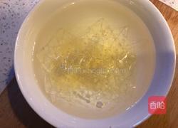 草莓奶冻的做法图解1