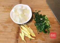 圣女果烧鸡翅根的做法图解2