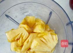 原汁原味凤梨汁的做法图解4