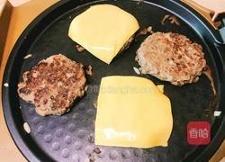 菠萝牛肉汉堡的做法图解11
