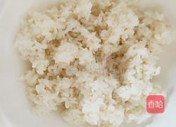 肉松饭团的做法图解1