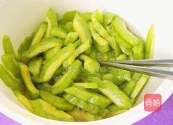 苦瓜炒鸡蛋的做法图解4