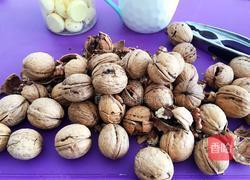 琥珀核桃仁的做法图解1