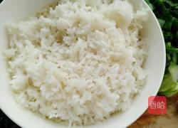 黄瓜青菜蛋炒饭的做法图解5