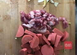 辣椒炒肉炒火腿肠的做法图解1