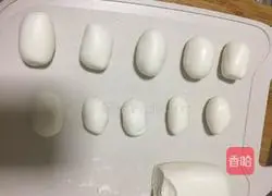 Illustration of making glutinous rice cakes with dates 6