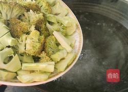 玉米炒西兰花的做法图解5