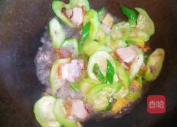 角瓜炒烧猪肉的做法图解6
