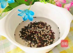 黑米红豆薏米牛奶糕的做法图解2