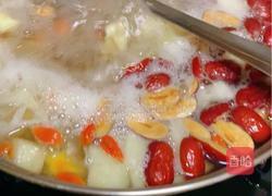 银耳莲子雪梨粥的做法图解5