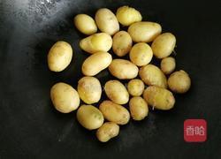 酱烧土豆仔的做法图解2