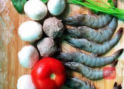 开胃海鲜汤的做法图解1