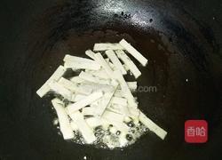 鱼饼炒青瓜的做法图解3