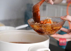 桃胶雪燕银耳甜汤，女人的胶原美颜羹！的做法图解5
