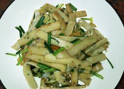 小葱炒鱼饼