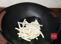 小葱炒鱼饼的做法图解6