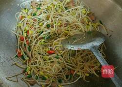 豆芽炒肉的做法图解6