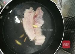 土豆红烧肉的做法图解1