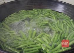 香菇炒豇豆的做法图解3