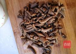 菜梗炒鸭肠的做法图解2