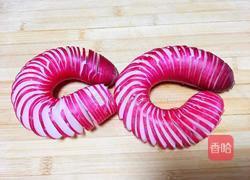 凉拌盘龙红萝卜的做法图解4