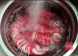 凉拌盘龙红萝卜的做法图解7