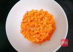 火腿胡萝卜鸡蛋饼的做法图解1